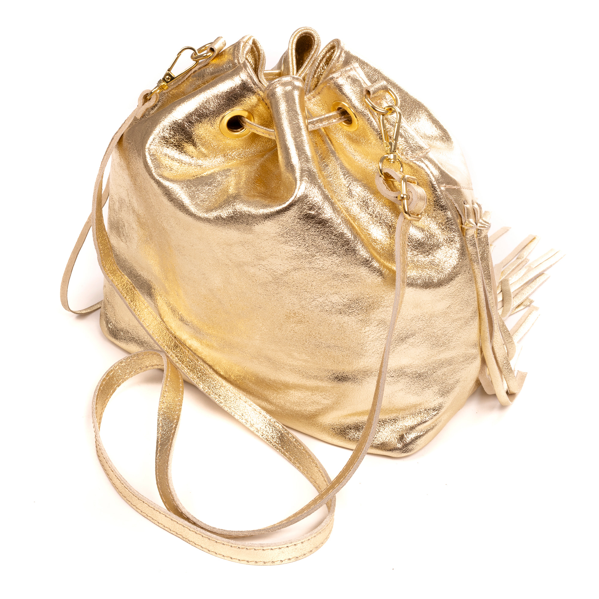 Arzana bolso bandolera piel auténtica gamuza laminada. Diseño exclusivo fruncido y borlas.