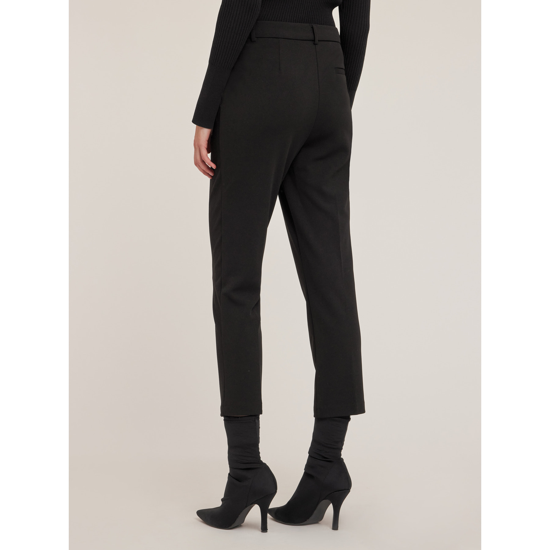 Motivi - Pantaloni regular in tessuto crêpe - Nero