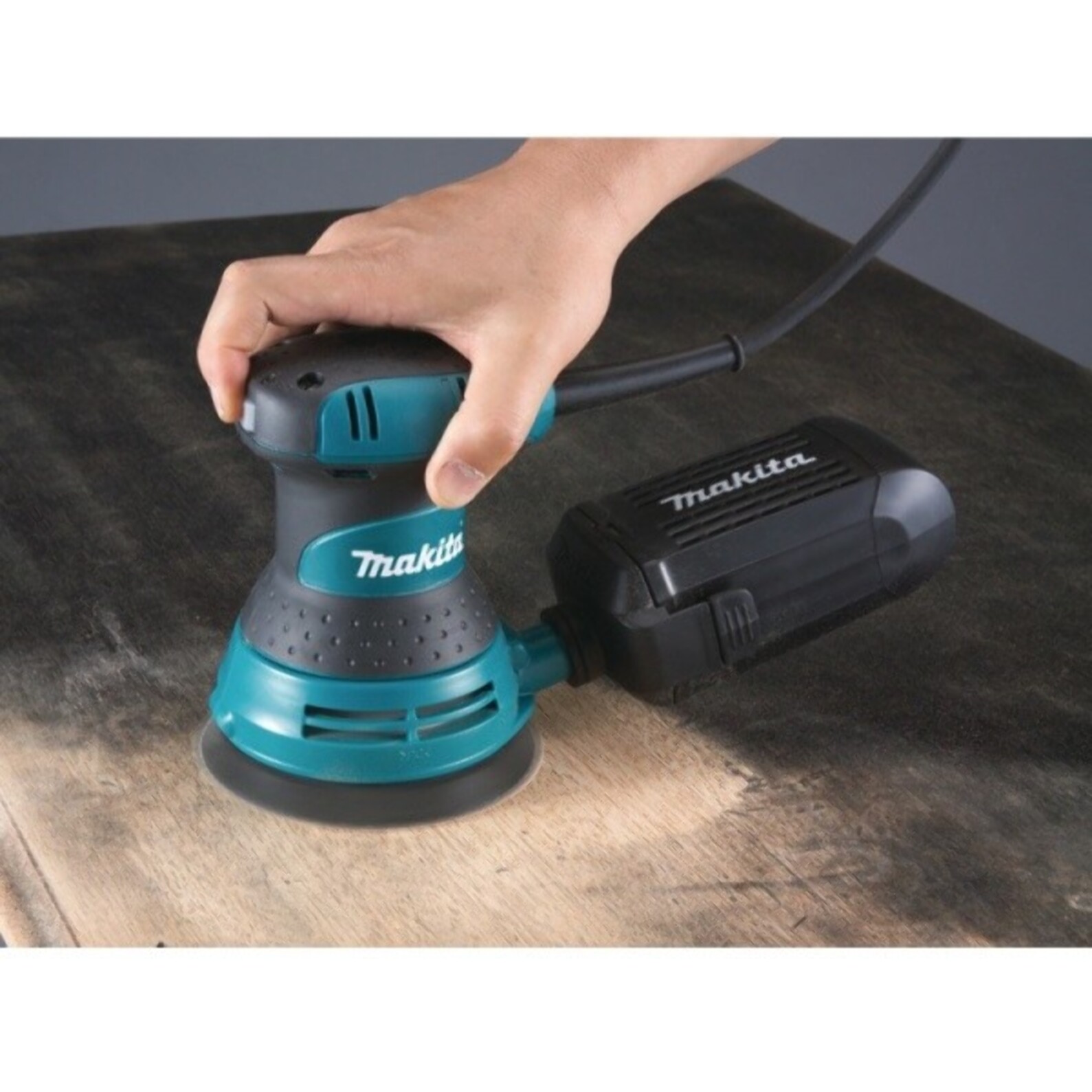 MAKITA Lijadora excéntrica 300 W - BO5031J