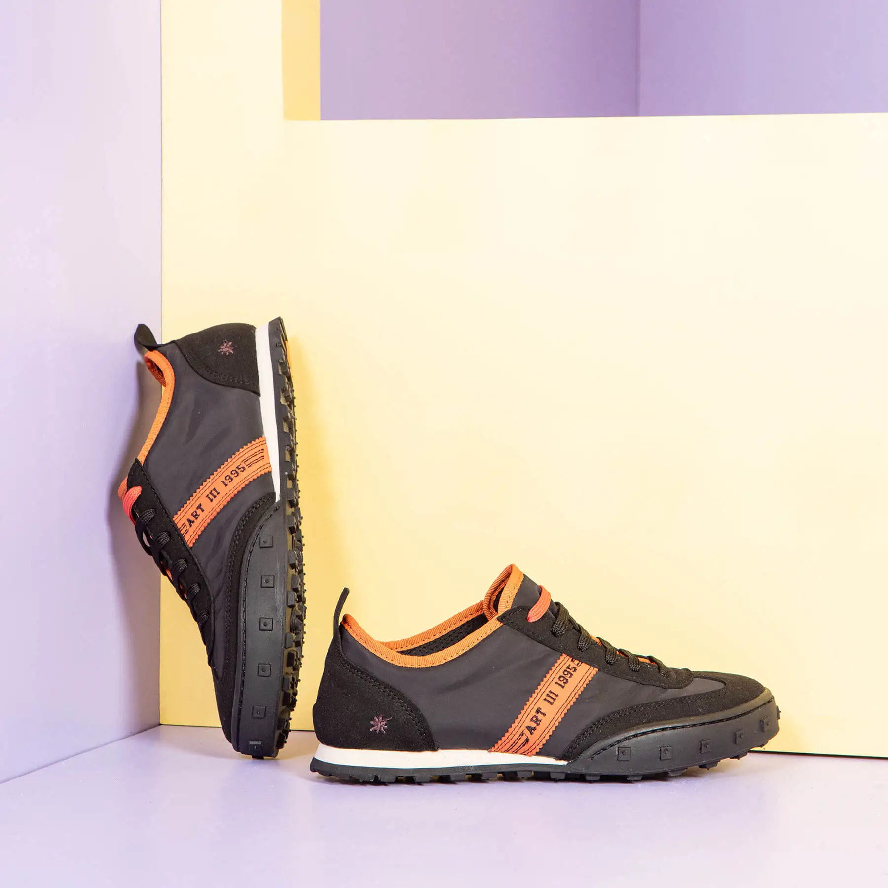 Zapatillas 1109 NYLON BLACK-ORANGE/CROSS SKY color Black-orange