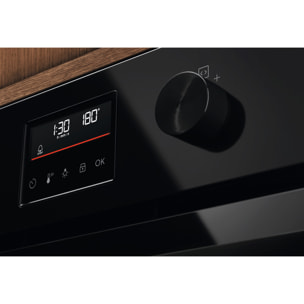 Electrolux Forno Multifunzione SurroundCook® Serie 300 con pulizia pirolitica Y4POF06BK