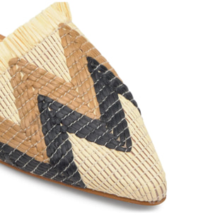 Zapato plano destalonado Berta en rafia trenzada con tira posterior en napa