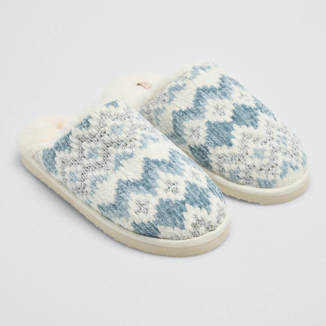 Pantofole da casa con interno in pelliccia con stampa etnica