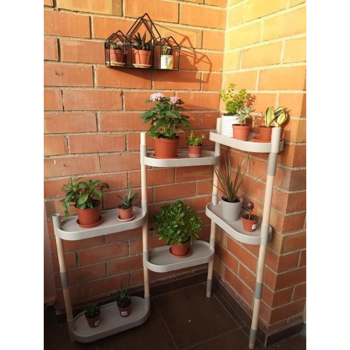 Estantería para plantas modular y personalizable ; color blanco; 6 bandejas