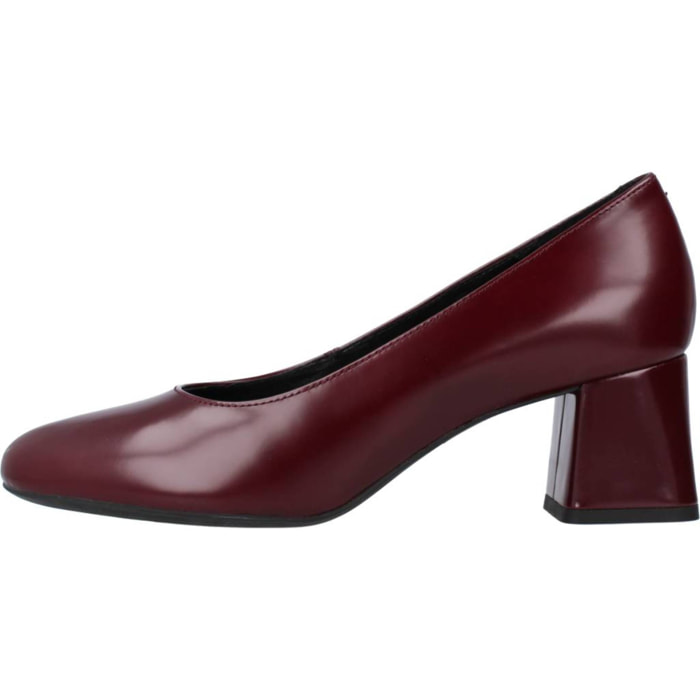 Salones Mujer de la marca GEOX  modelo D SEYLISE MID BURDEOS