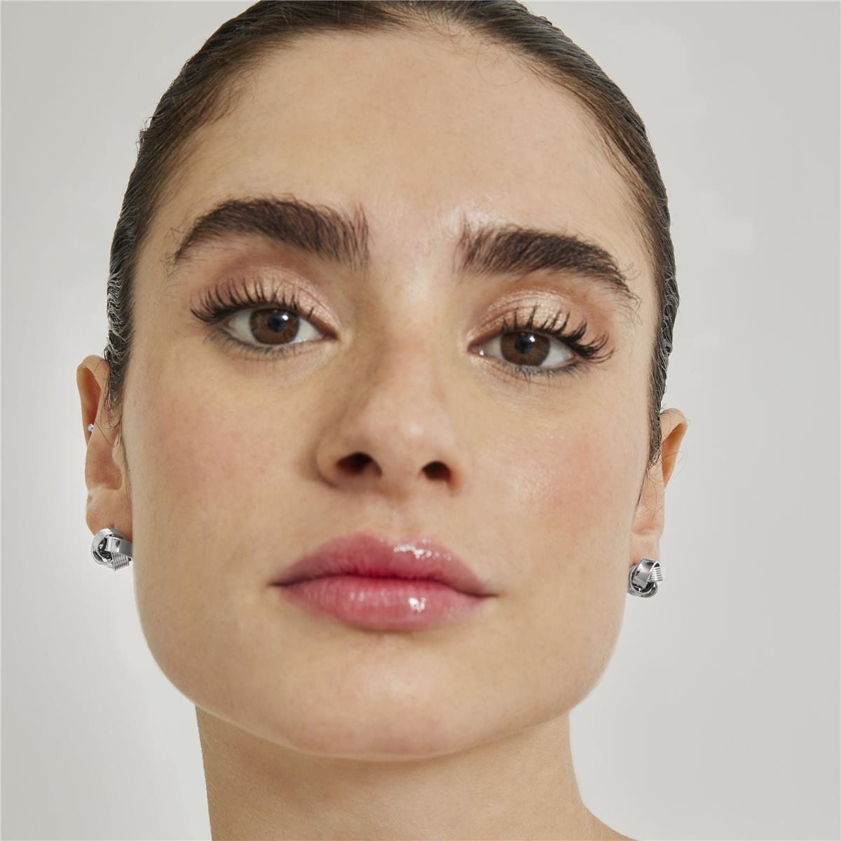 Pendientes Lux by Lux acabados en baño de rodio