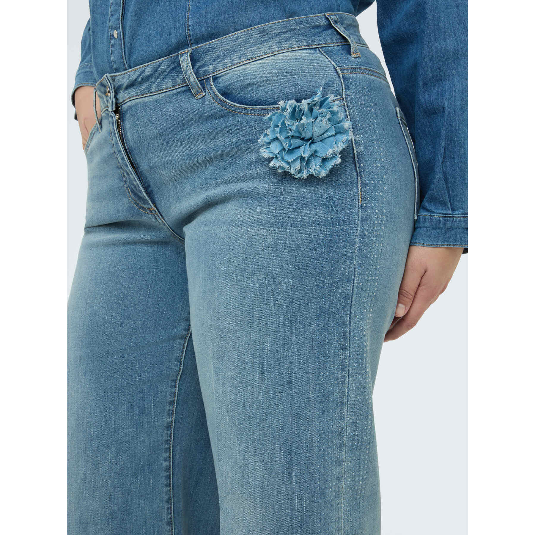 Fiorella Rubino - Jeans Wide Leg con aplicación floral - Light - blue