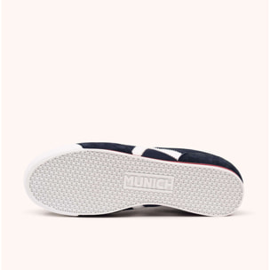 Zapatilla Urbana en Azul Marino con Detalles en Blanco y Rojo MUNICH STEREO 02