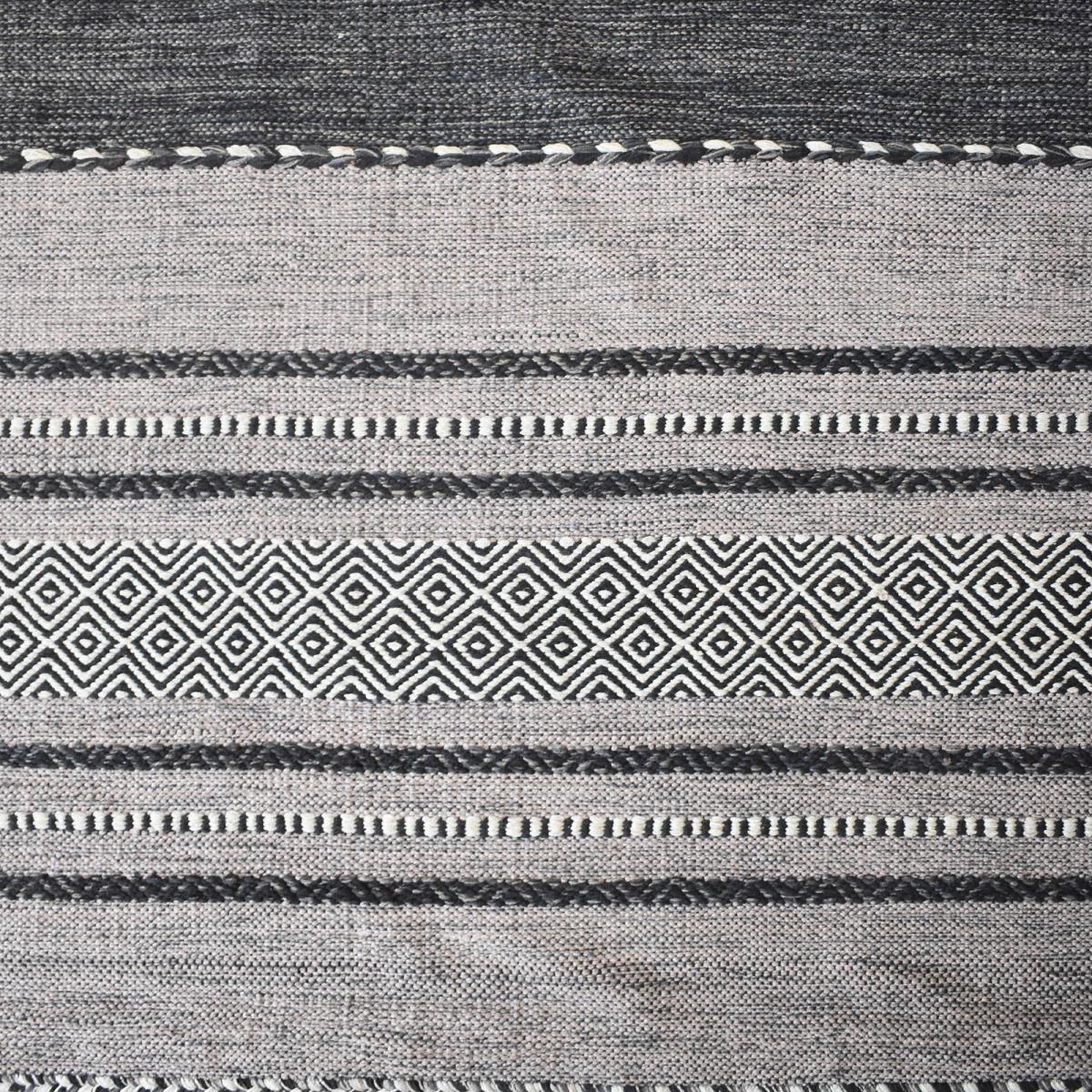 Tapis kilim fait main en coton motif ethnique BUVO