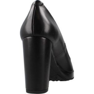Salones Mujer de la marca GEOX  modelo D35TFA 000Y3 NEGRO