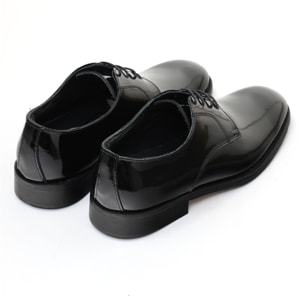 Derby stringate in pelle verniciata con fondo cuoio antiscivolo