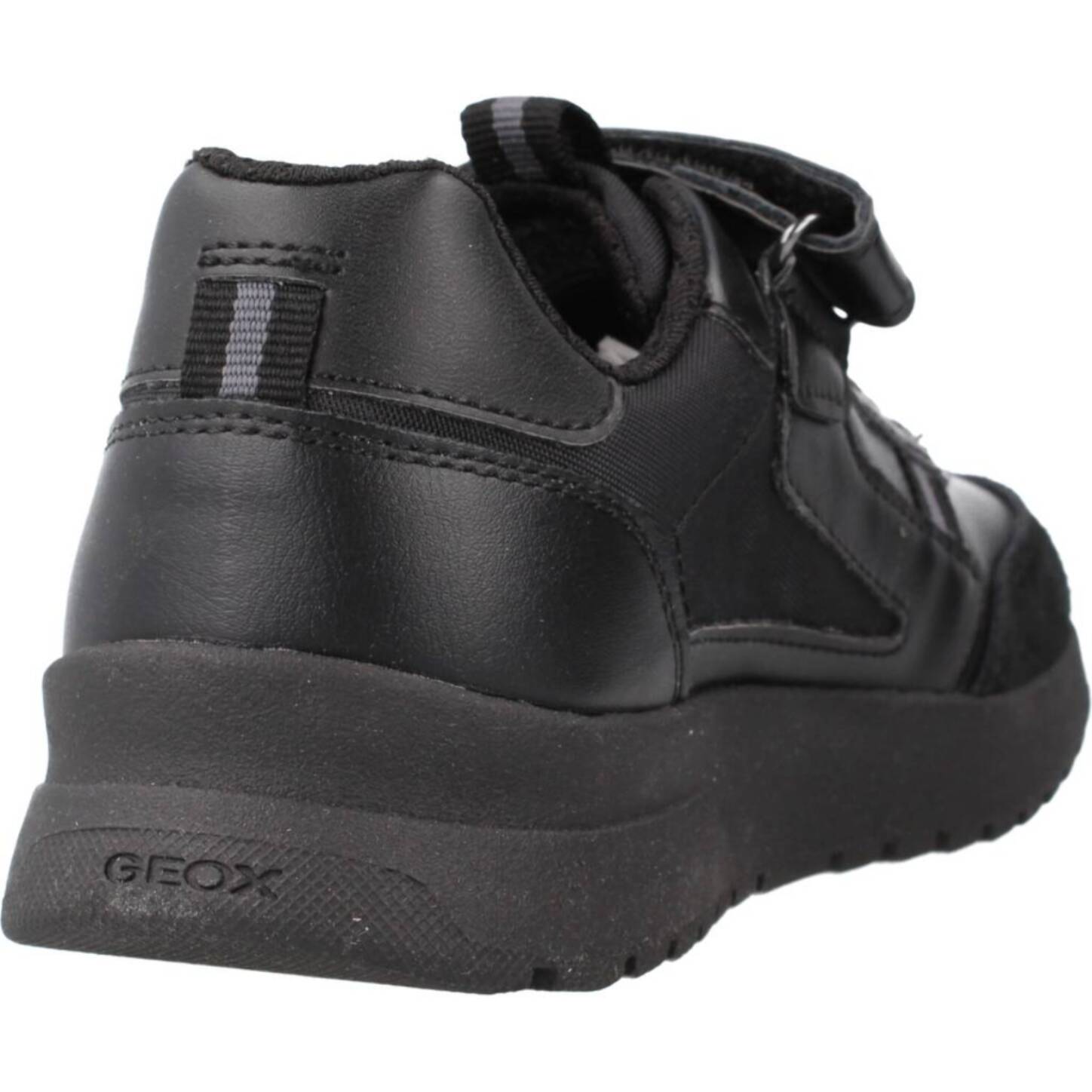 Zapatillas Niño de la marca GEOX  modelo J BRIEZEE BOY NEGRO