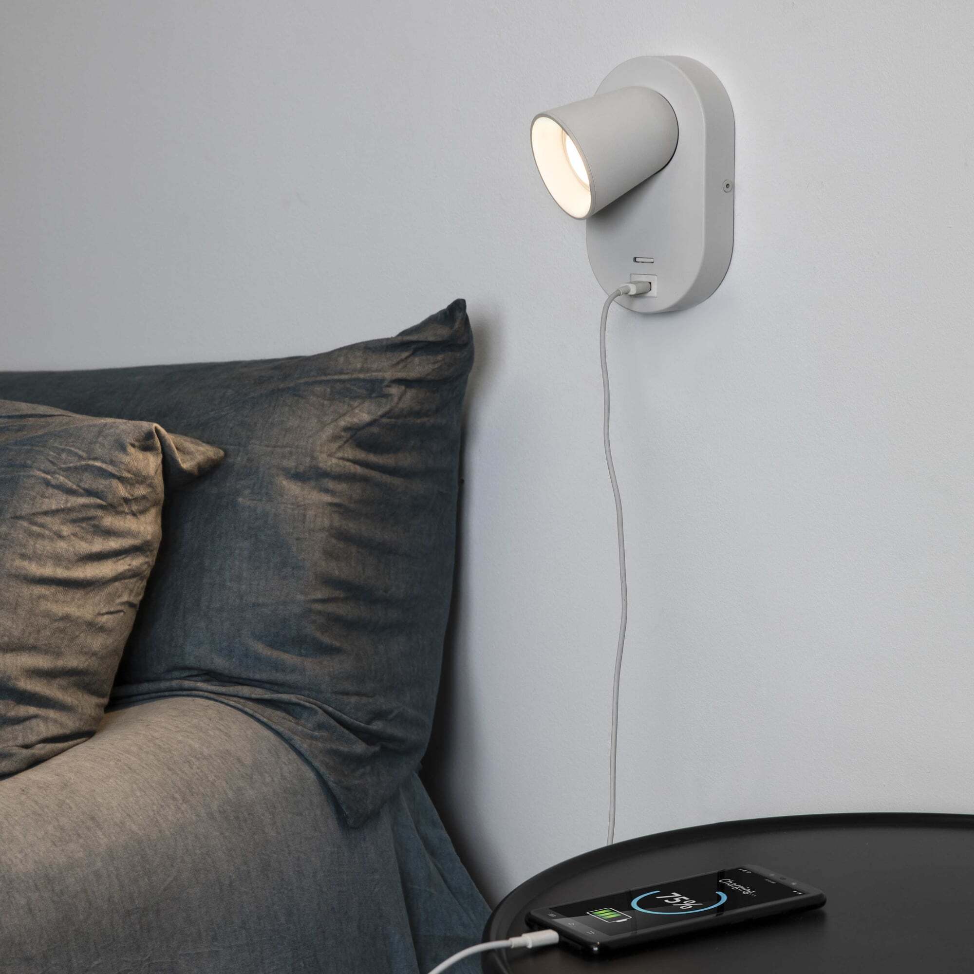 CORB  USB A Lampada da parete bianca GU10