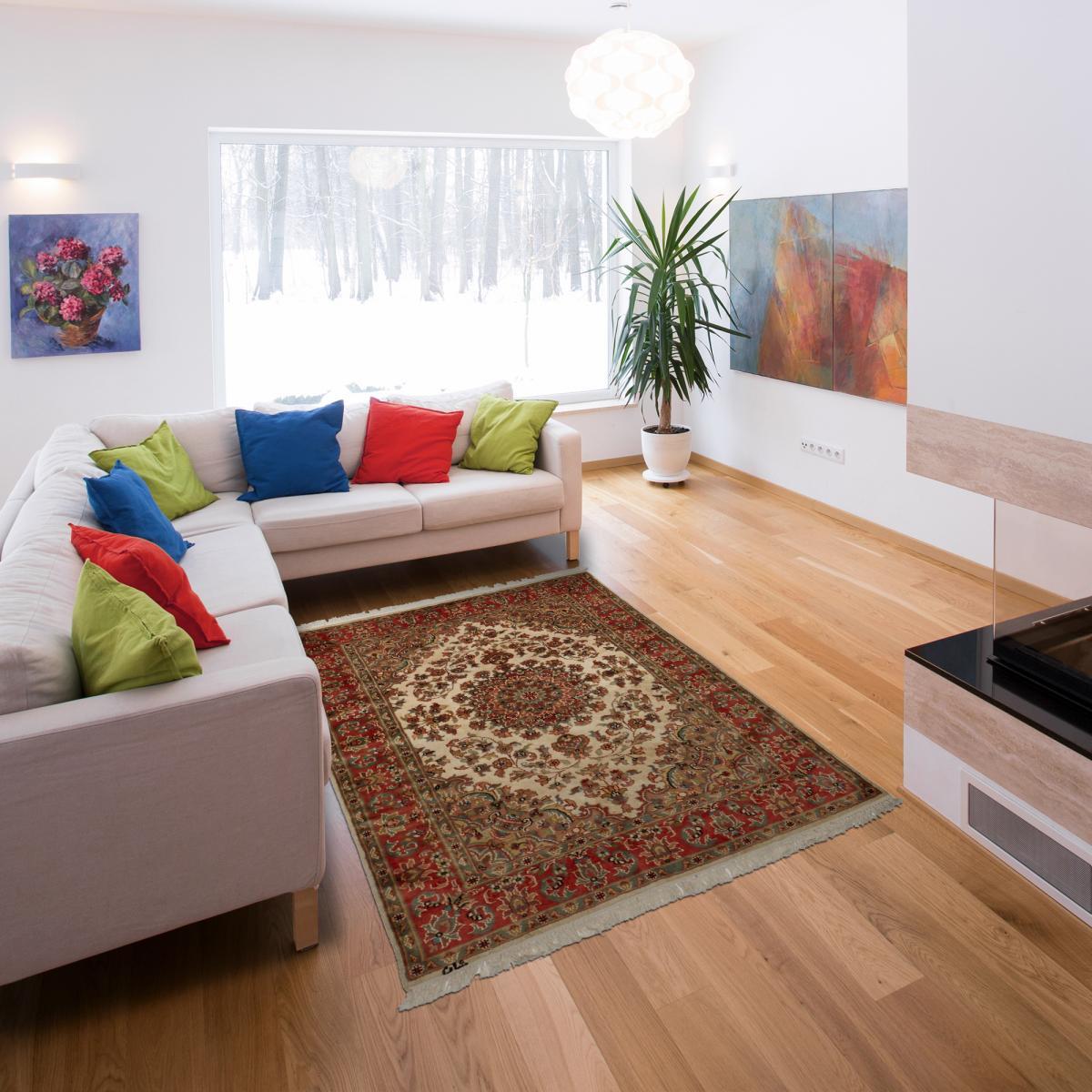 Authentique tapis d'orient, noué à la main en laine et soie