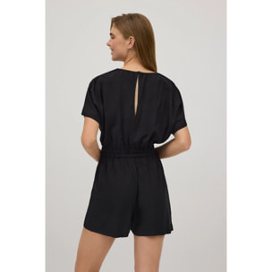 Tuta corta nera con vita arricciata