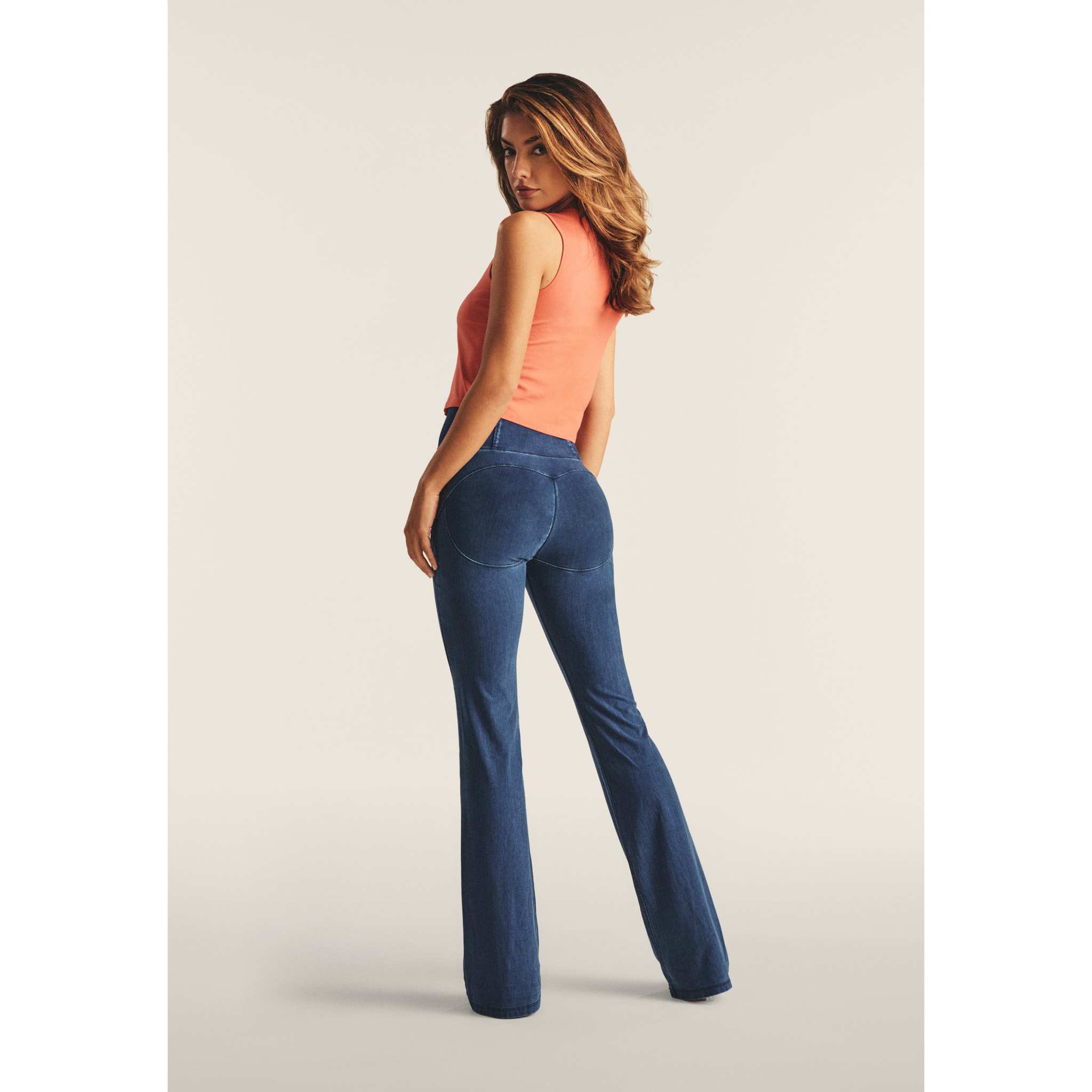 Canotta cropped slim fit con stampa Mickey Mouse