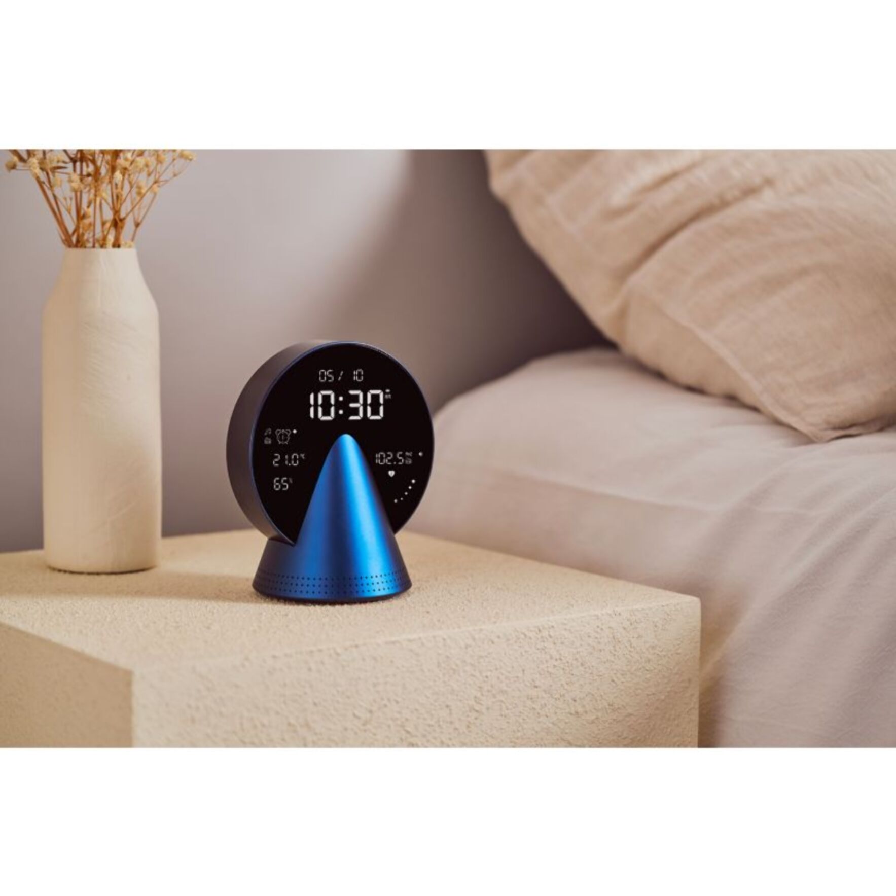Radio réveil LEXON Conic Clock avec fonction Bluetooth Bleu
