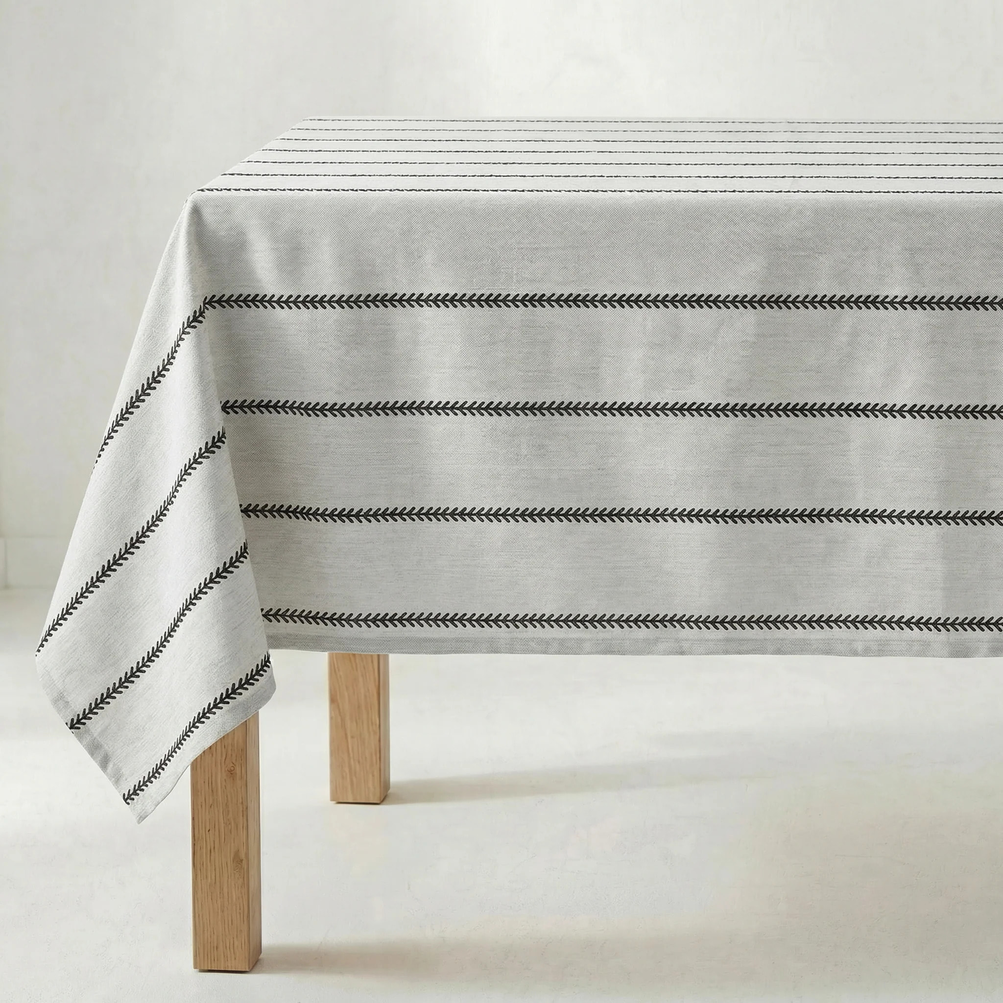 Nappe antitache au toucher tissu imperméable IAN BLACK