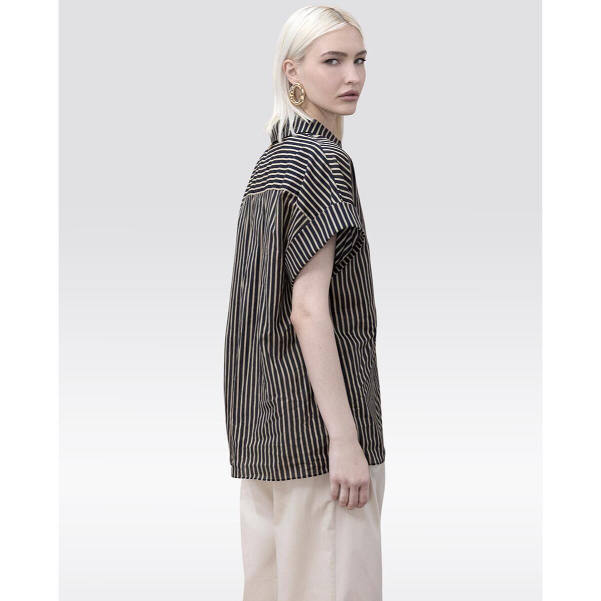 Blusa a righe nere ed écru