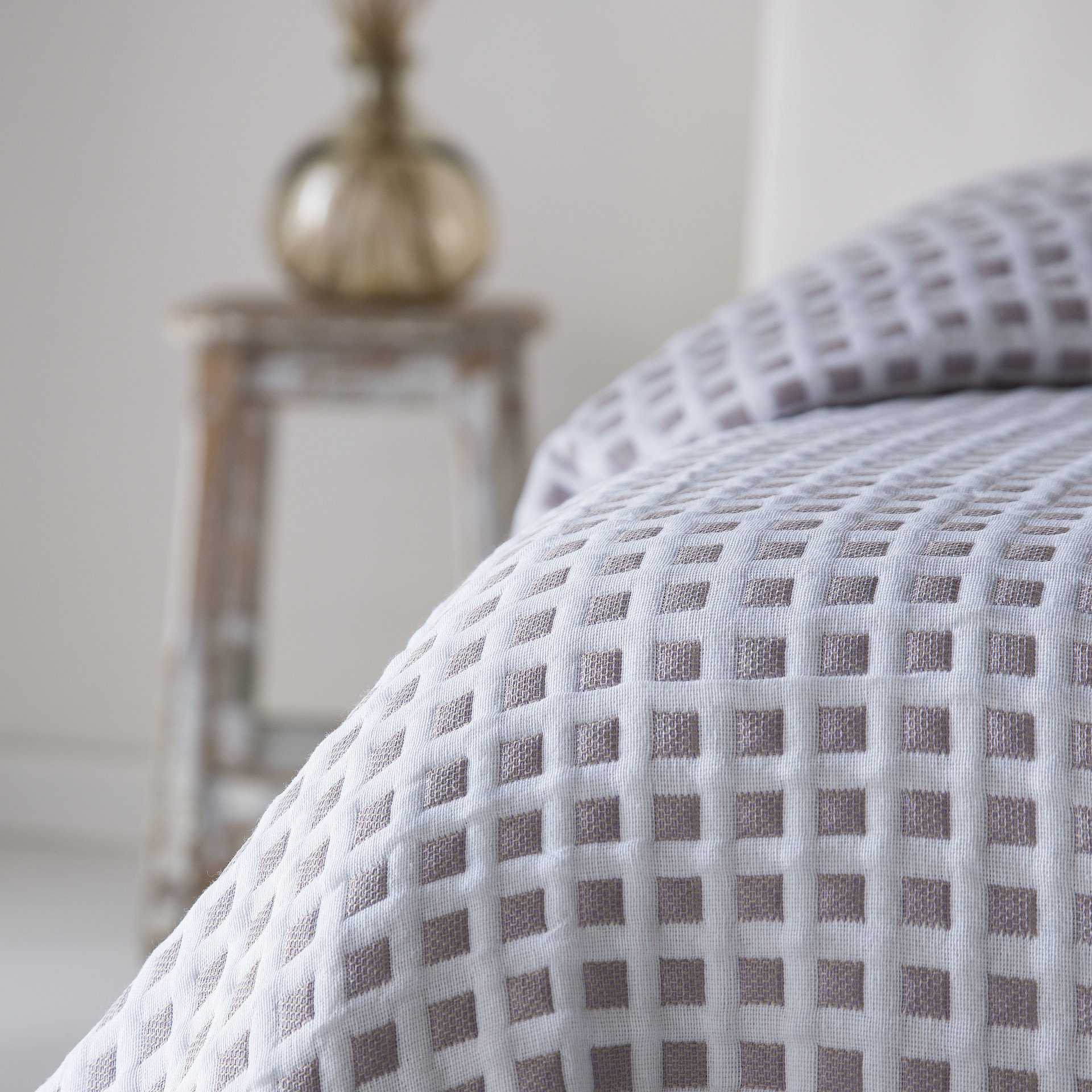 Couvre lit jacquard en coton mauve