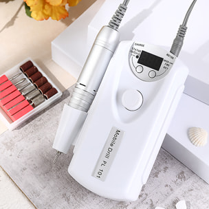 Lucidatrice per unghie con batteria ricaricabile da 2200mAh, fino a 35.000rpm. Velocità regolabile. Include 6 punte di lucidatura e 6 lime.