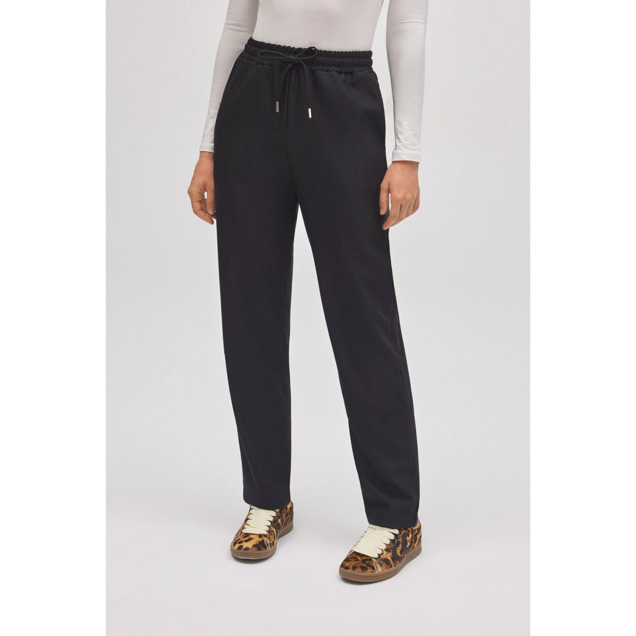 Pantaloni neri dritti con vita regolabile