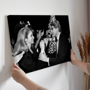Tableau célébrités Yves Saint Laurent et Catherine Deneuve en 1982 Toile imprimée