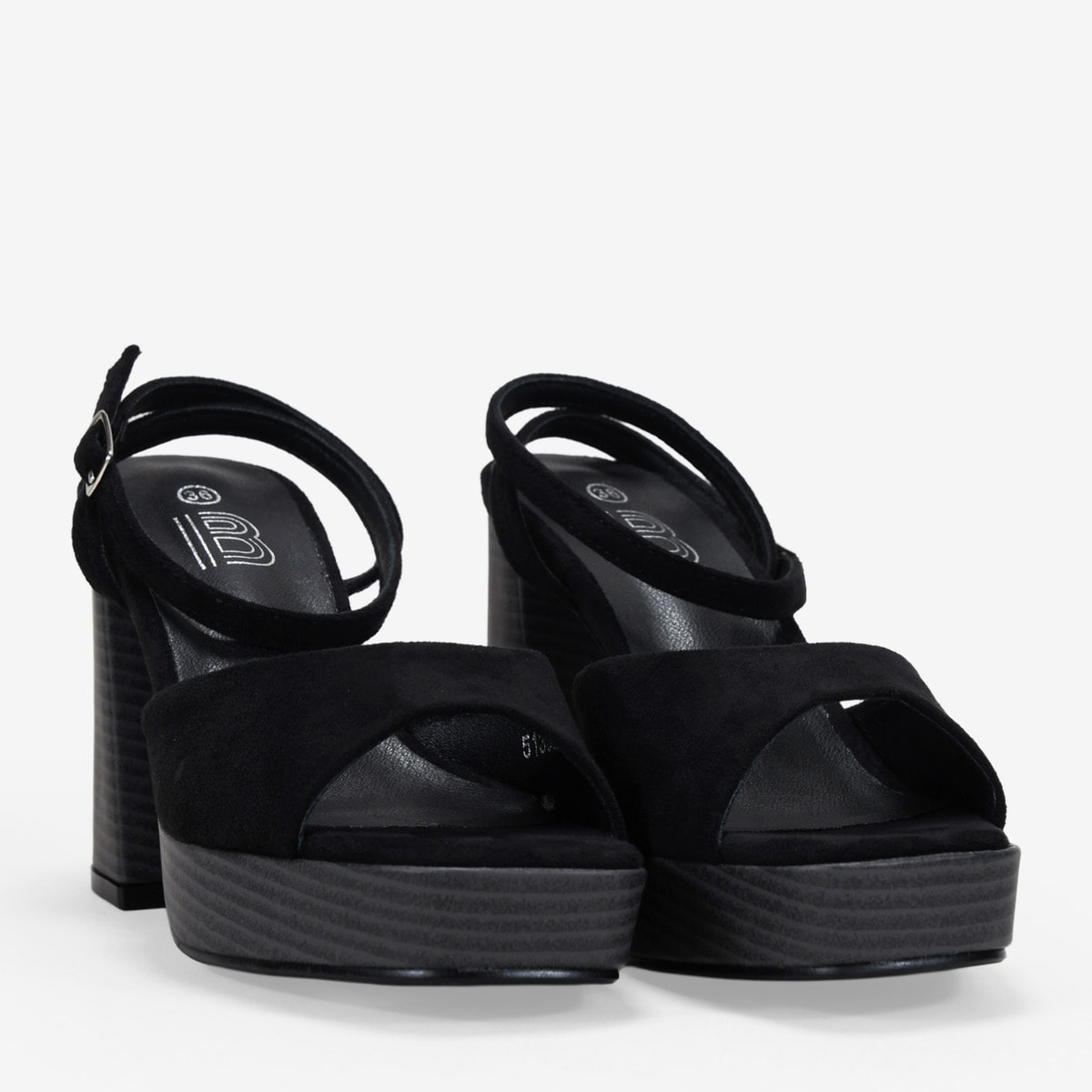 Sandalias de tacón negras con plataforma de madera