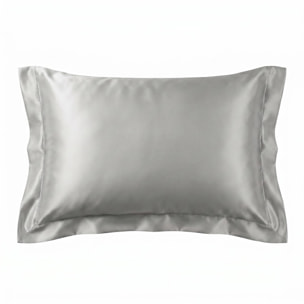 Coppia federe in seta 50x80 cm con zip e volani, fronte in seta morbida e lucente, retro in tencel traspirante, effetto anticrespo e delicata su pelle e capelli, eleganti e confortevoli, ideali per ogni stagione