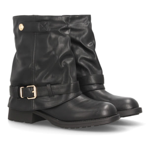 Botines moteros con correas decorativas para mujer
