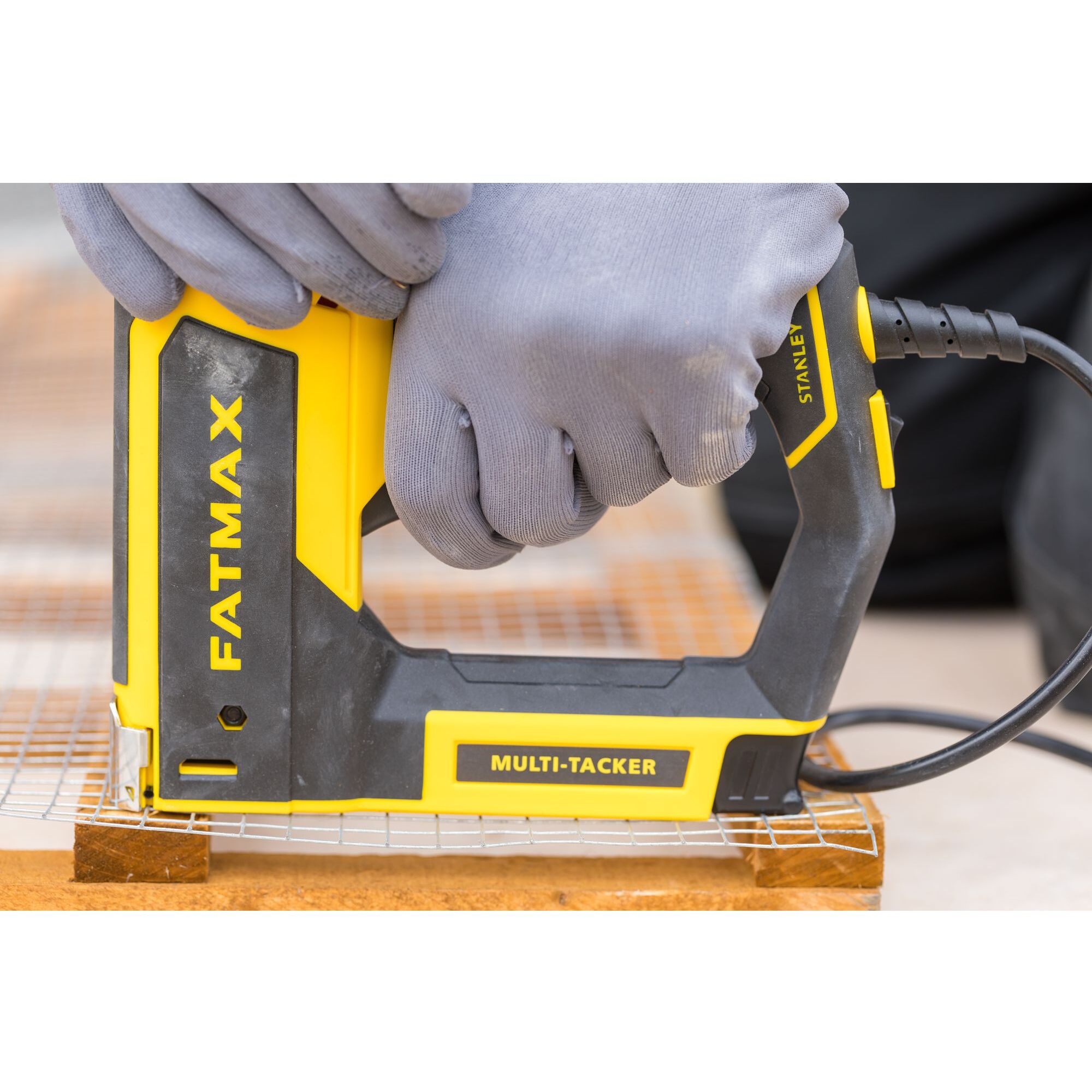 Agrafeuse-Cloueuse Electrique - 5 en 1 - pour 5 Types d'Agrafes et Clous FatMax