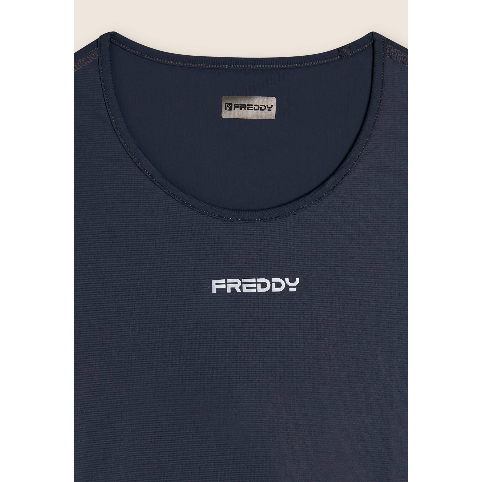 T-shirt slim fit in D.I.W.O.® con inserti laterali