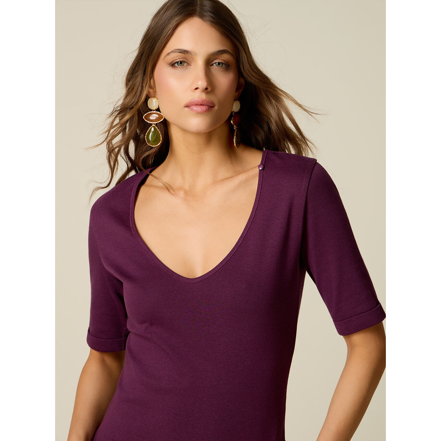 Oltre - T-shirt con scollo a V e maniche slim - Viola