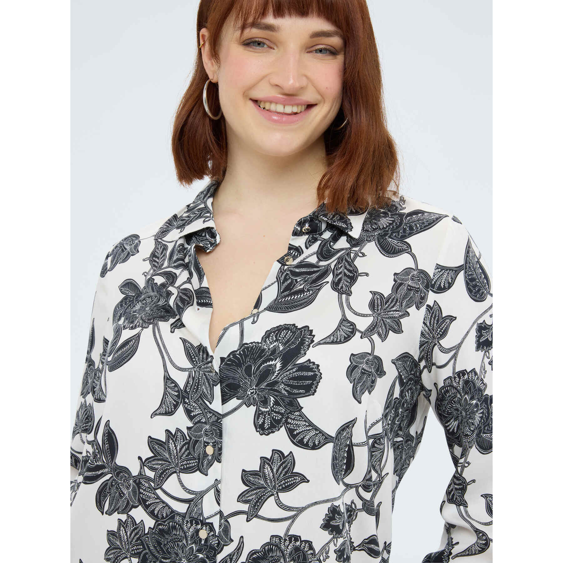 Fiorella Rubino - Camicia in raso stampa floreale - Nero