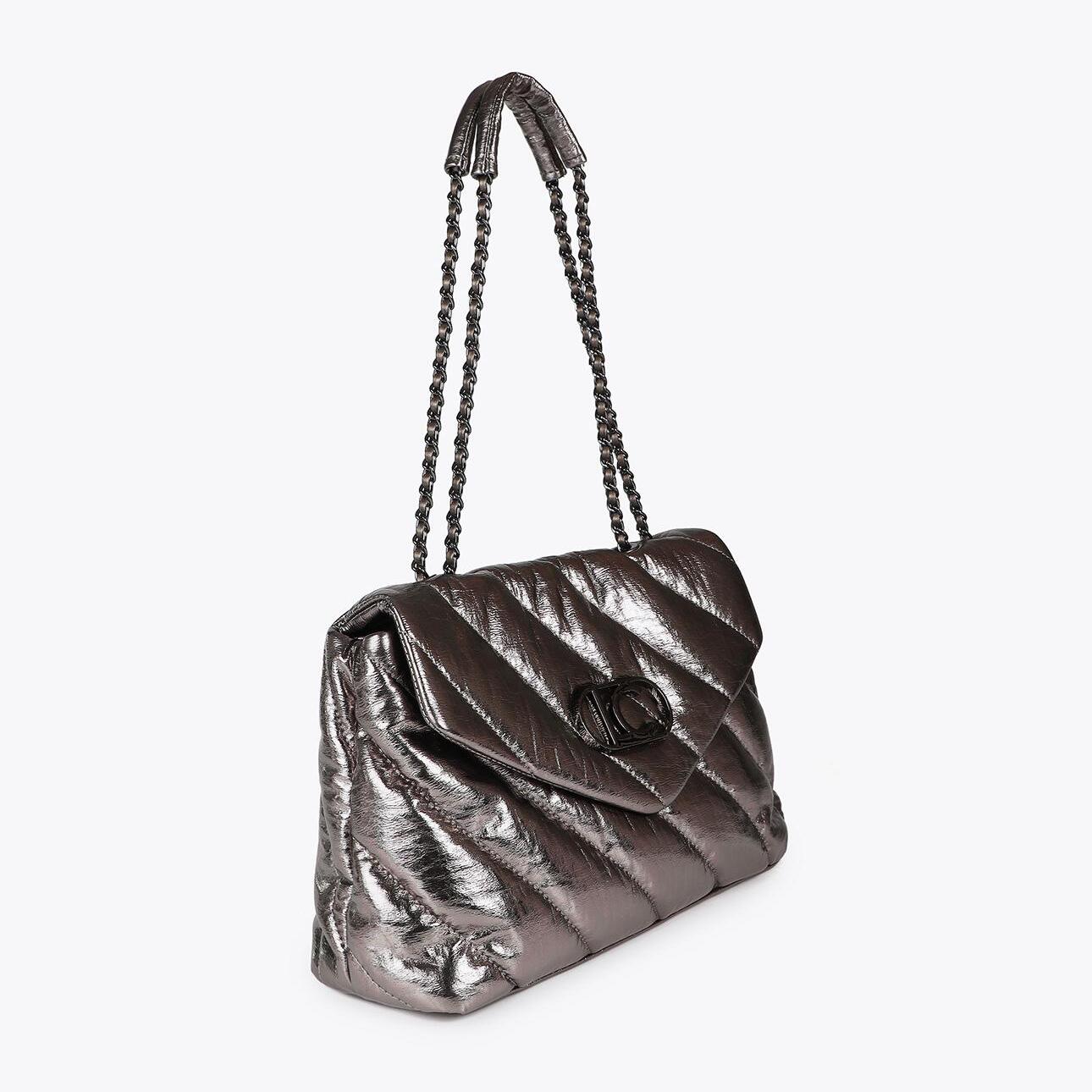 Borsa trapuntata metallica con patta