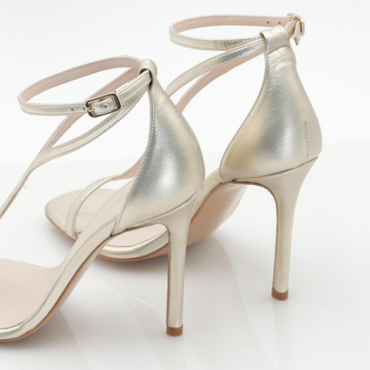 SANDALIAS DORADAS WALKER