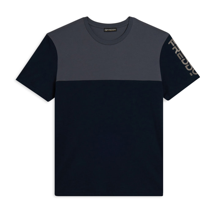 T-shirt colour block con stampa sulla spalla