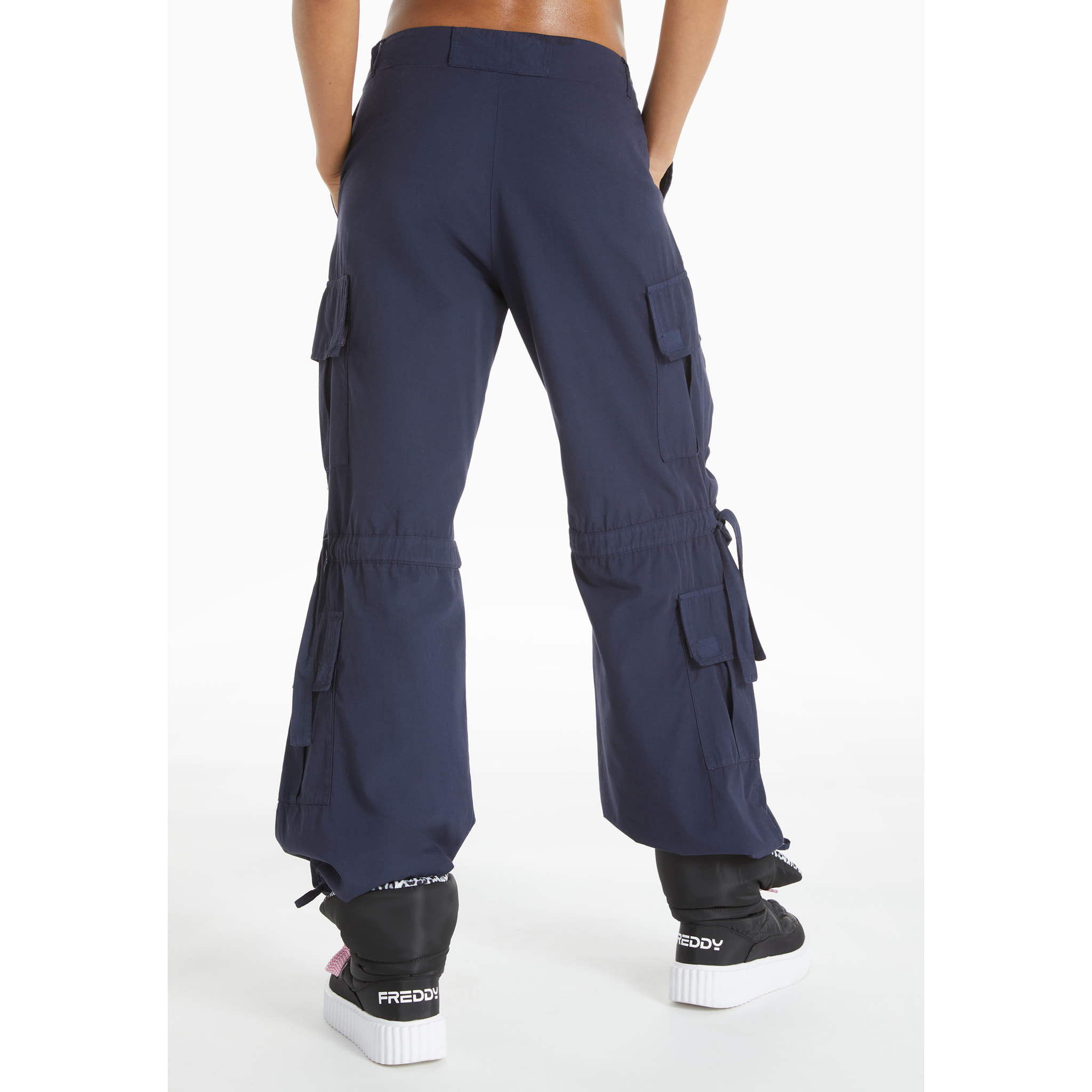 Pantaloni cargo con doppie tasche e coulisse intermedia