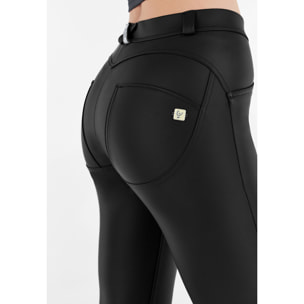 Pantaloni push up WR.UP® curvy con gamba superskinny similpelle