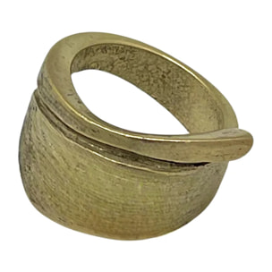 Anillo Twister en dorado chapado latón