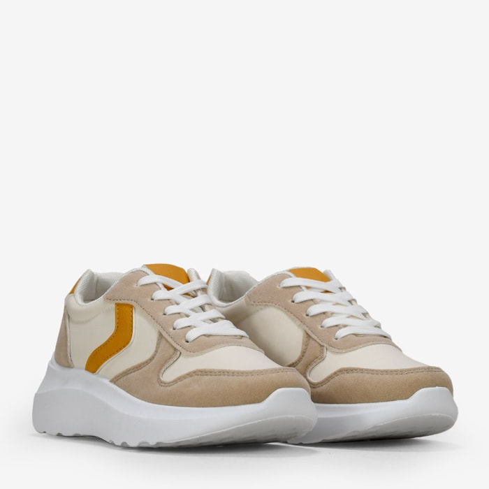 Zapatillas beige con cordones
