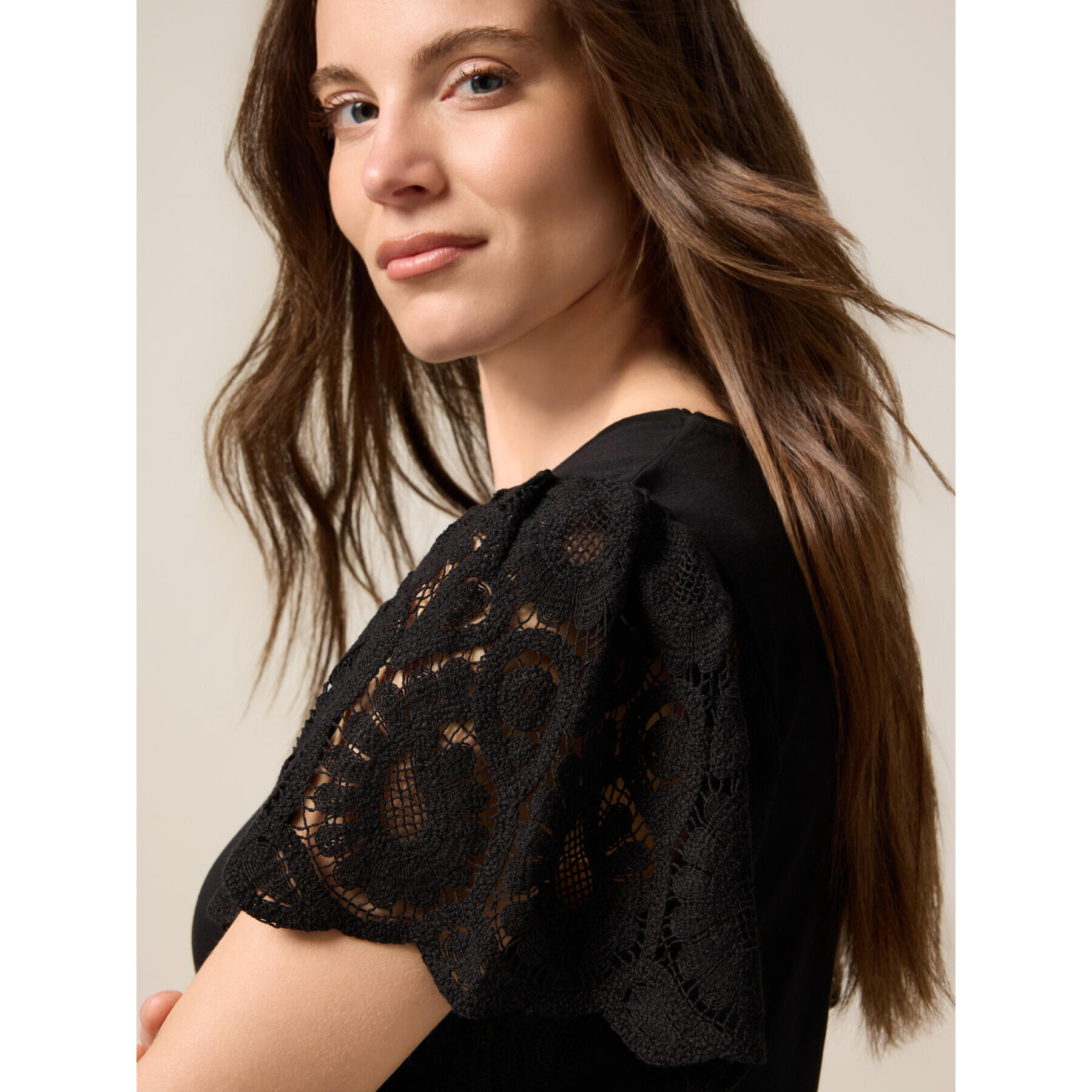 Oltre - Camiseta con mangas de encaje - Negro