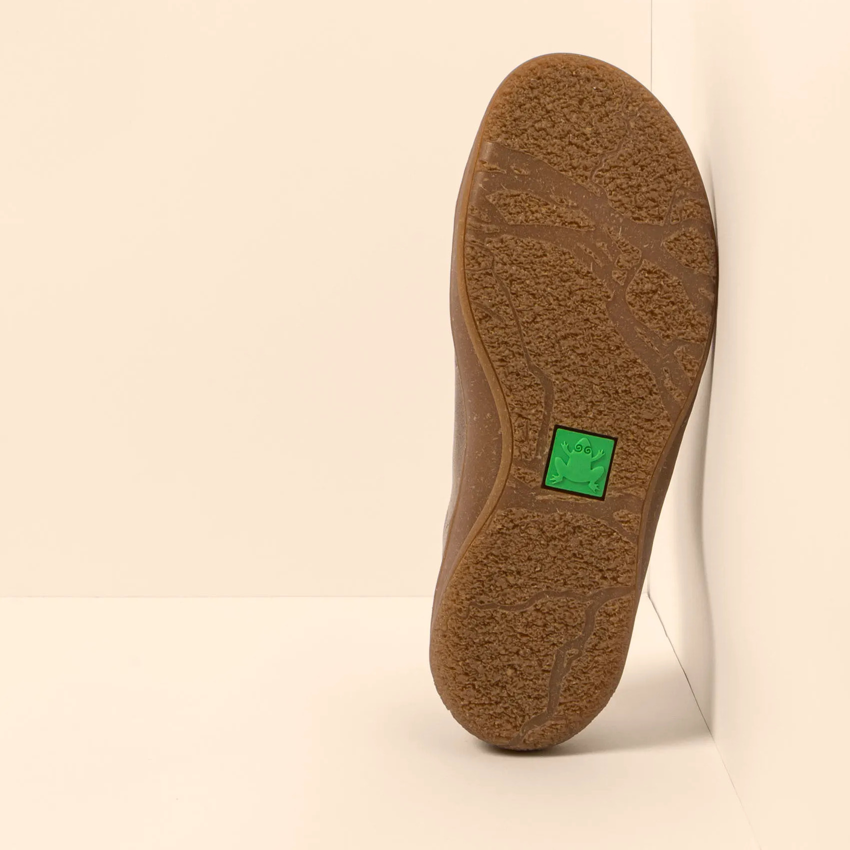 Zapatos N5395 SILK SUEDE TAUPE /AMAZONAS color Taupe