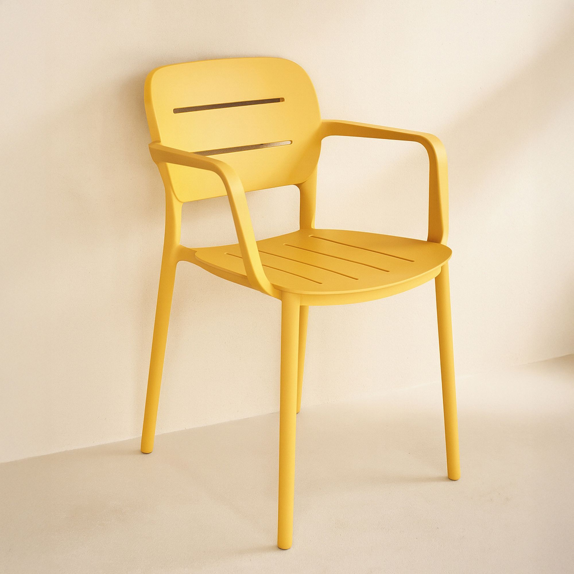 Lot de 4 fauteuils de table  jaune en polypropylène SUNSET