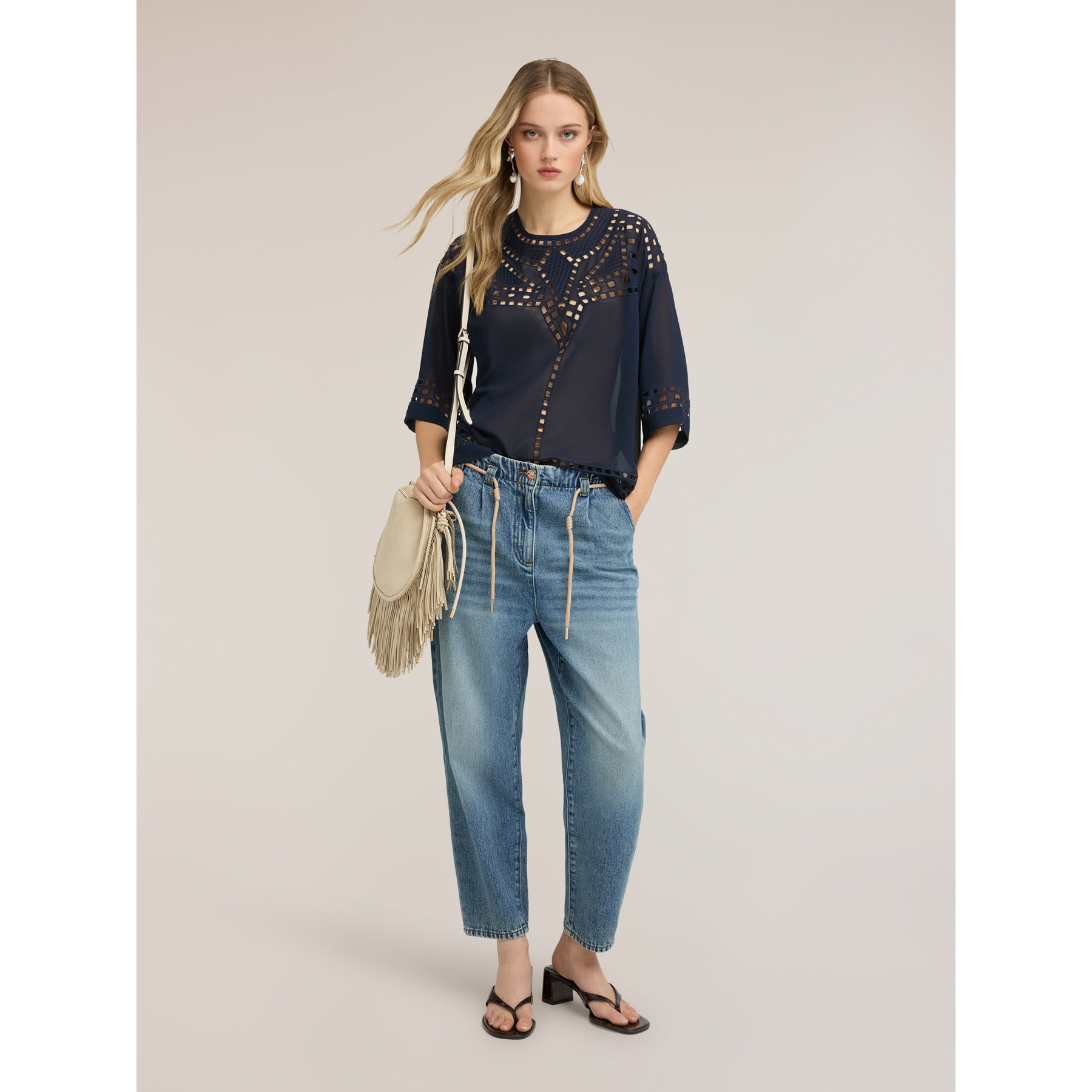 Motivi - Blusa in georgette con ricami ajouré - Blu
