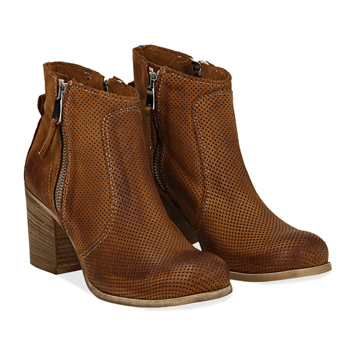 Ankle boots cuoio in nabuk con punta arrotondata, tacco 7 cm