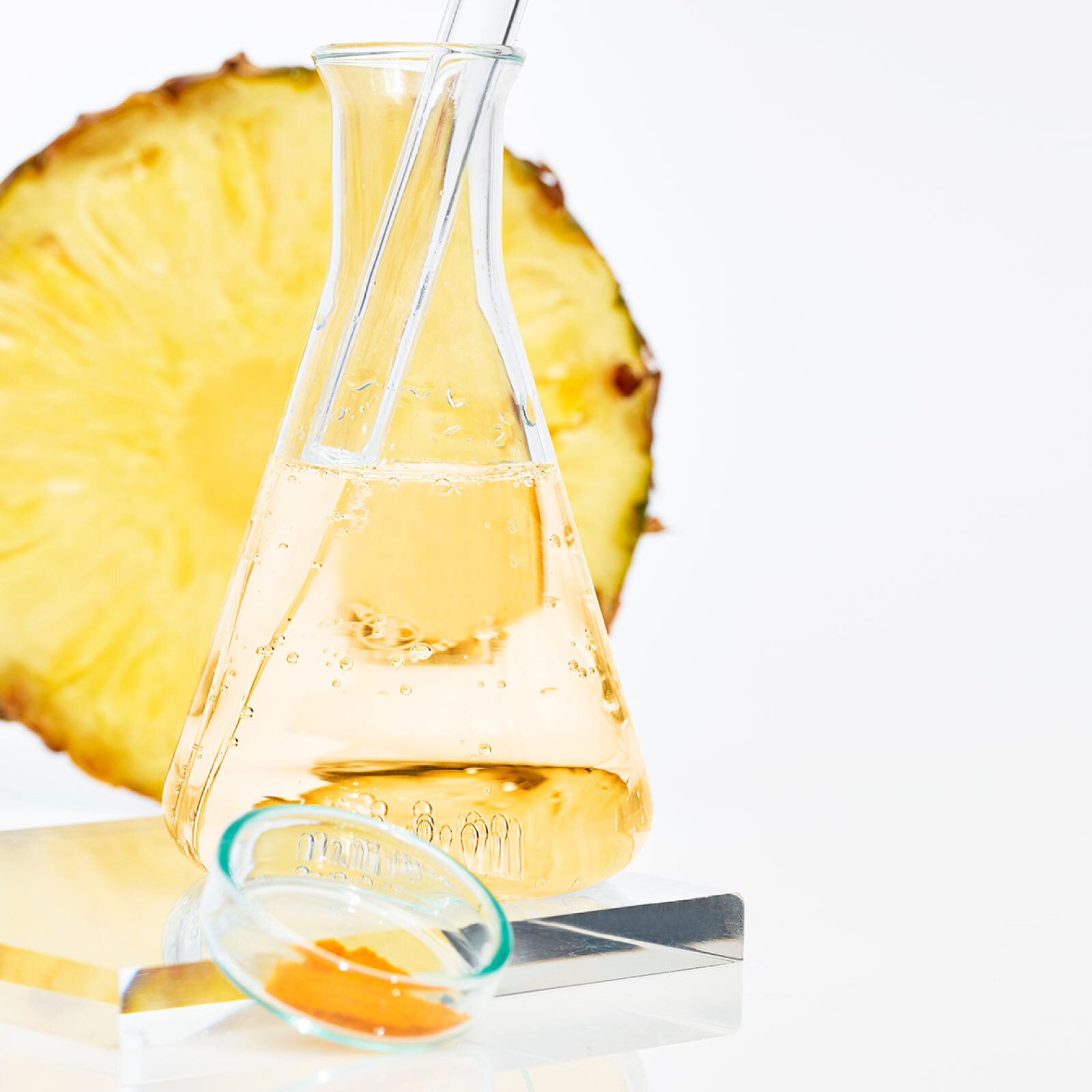 4x Maschera Viso Anti Fatica in Tessuto Ampolla SkinActive Vitamina C ed Estratto di Ananas