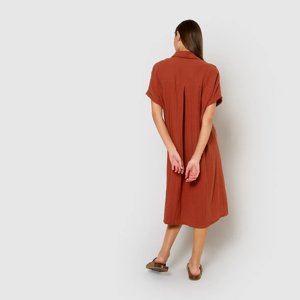 Vestido midi manga fluida muselina caldera
