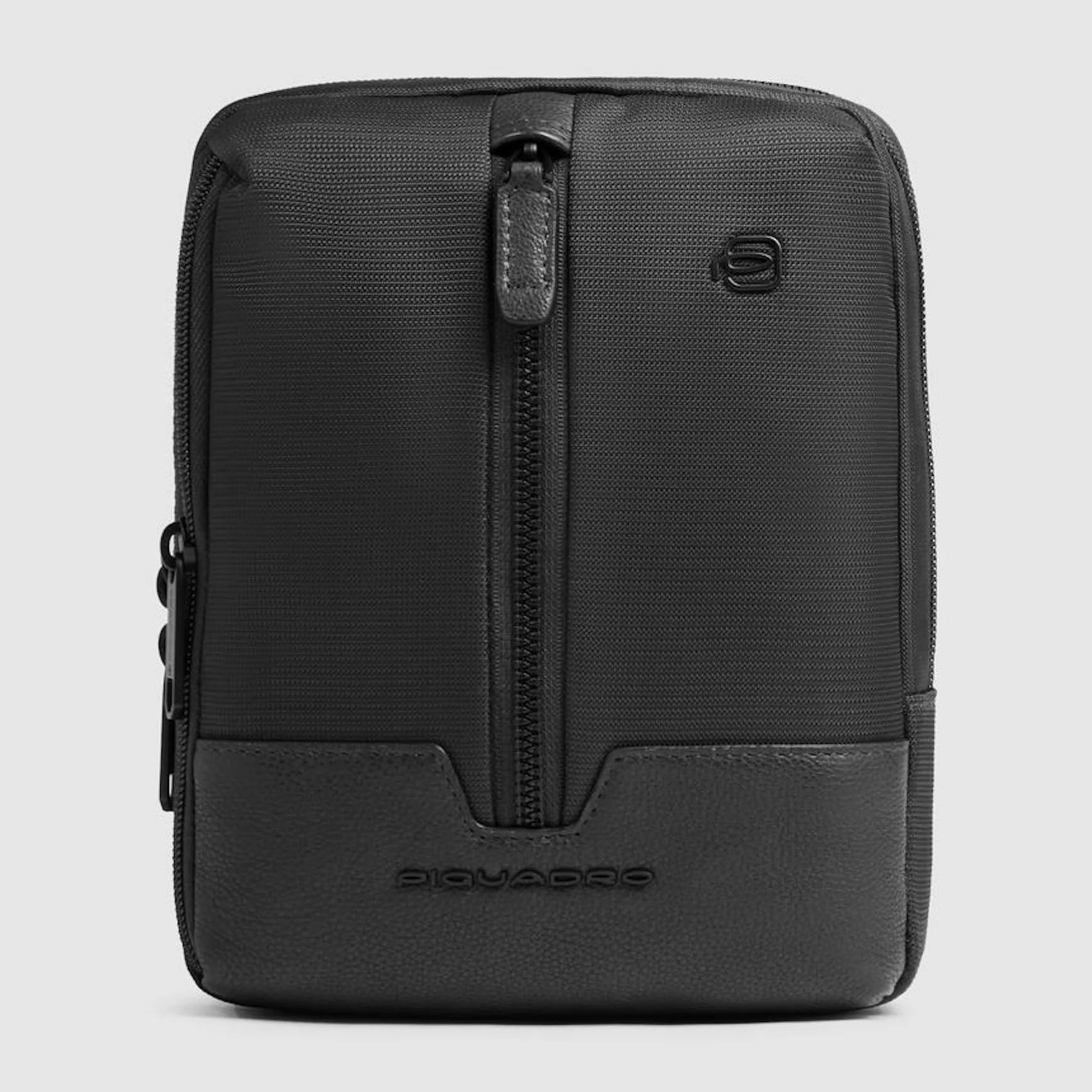 Piquadro Borsello porta iPad®mini in tessuto riciclato e pelle con protezione RFID