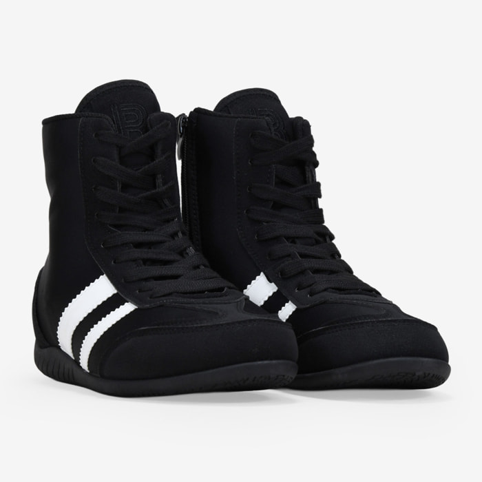 Zapatillas abotinadas negras con cremallera y cordones